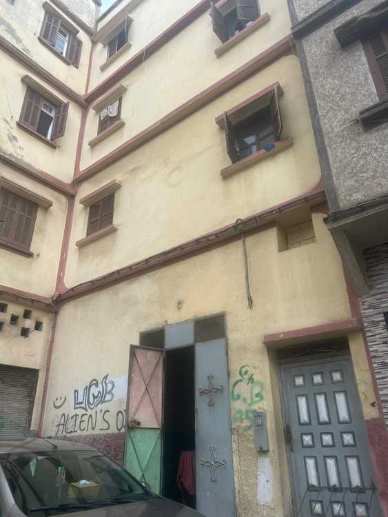 Maison 2 face 3 étage et magasin
