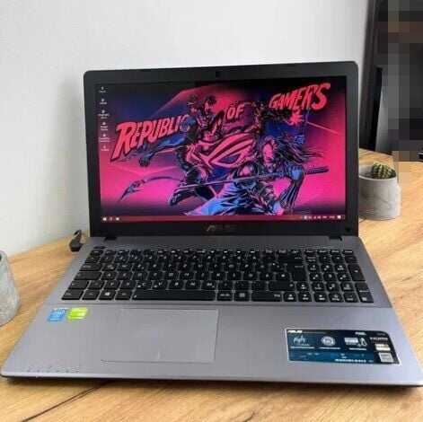 Asus i5 double Graphique Ram 8 Disc 1000