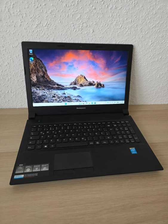 Lenovo i7 Ram 8 disc SSD écran 15